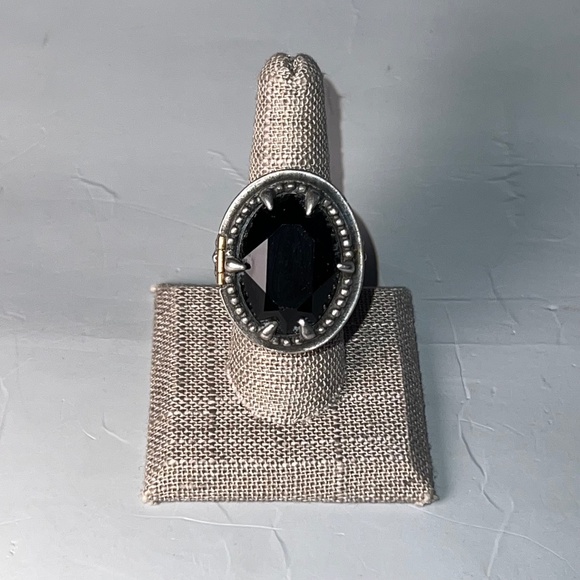 Oversized Pewter & Black Oval Poison Ring - Picture 1 of 7